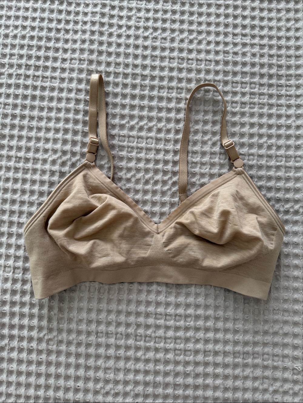 Hanes Nude/Tan Wireless Seamless Bra